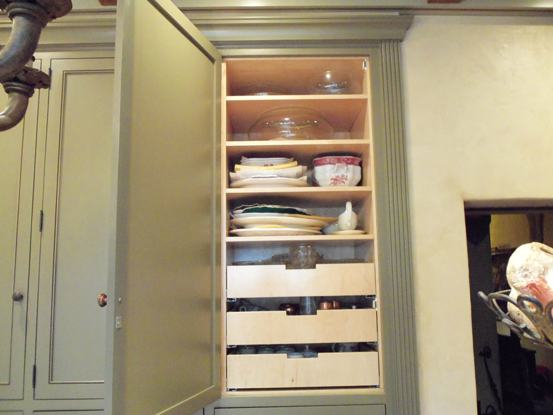Kitchen pantry with pull out drawers